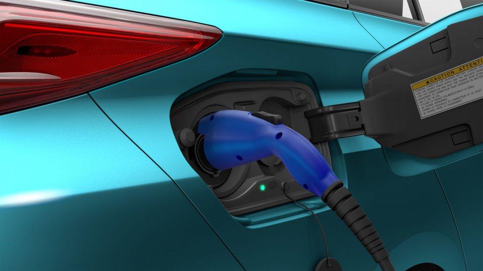 PHEV i Prius Prime — ładowanie z gniazdka i różnice względem zwykłej hybrydy
