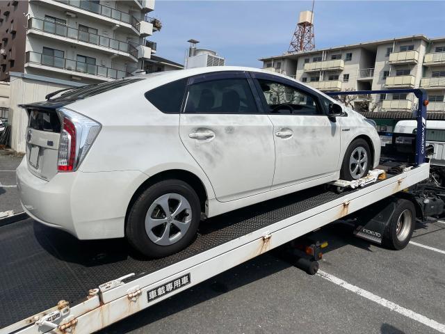 Holowanie i uruchamianie hybrydy Toyota — co wolno, a co może uszkodzić układ HV